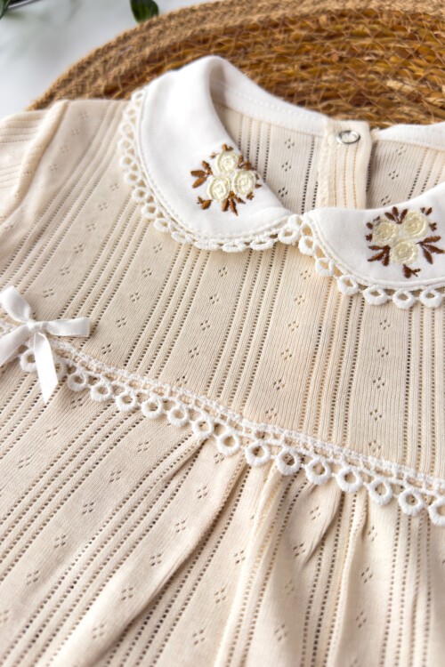 0-12 AY ÇİÇEK İŞLEMELİ ŞORT TULUM BEJ