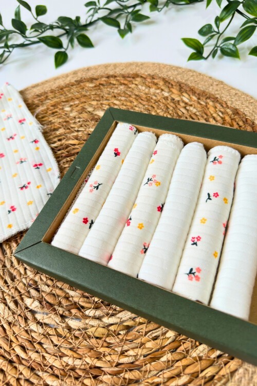 7Lİ AĞIZ SİLME MENDİLİ ÇİÇEK