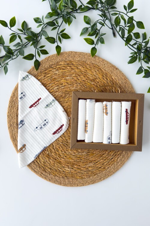 7Lİ AĞIZ SİLME MENDİLİ ARABA DESENLİ