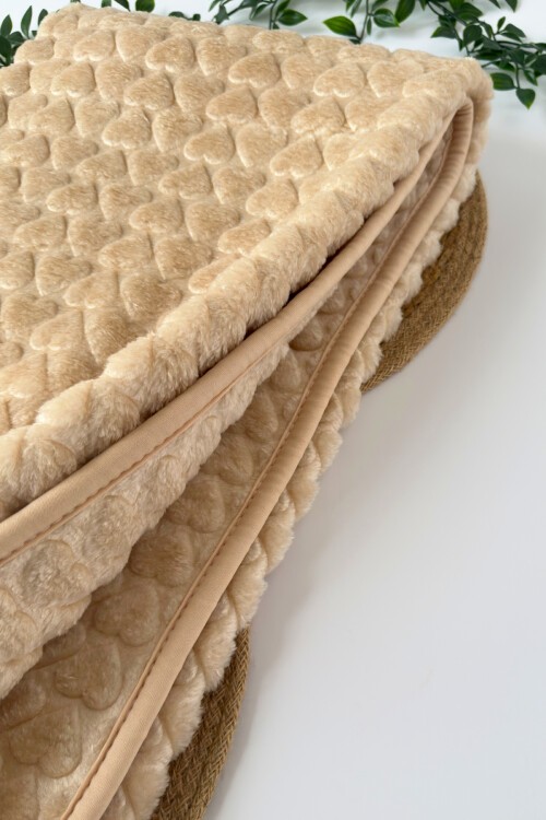 PELUŞ KALP BASKILI BATTANİYE 100*120 CM KREM