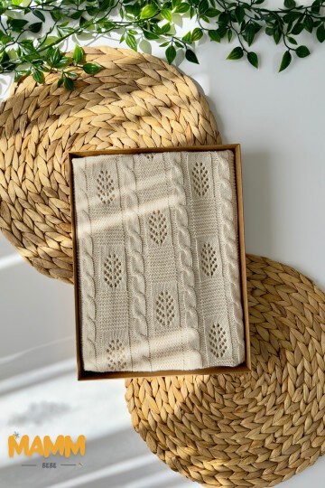 YAPRAK DESEN KUTULU BATTANİYE EKRU 95*95